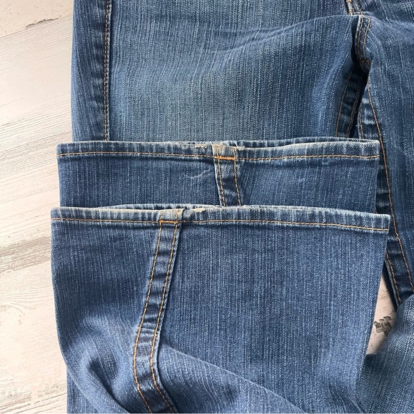 True Religion Women’s Joey Flare Leg Blue Denim Jeans Size 31X29 Petite - Picture 8 of 11